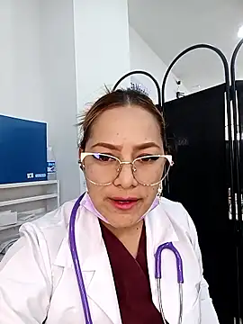 Snapshot of LUISA__07 chatting on 05/02/26, 02:00 LUISA 07 online show from 05/02/26, 02:00