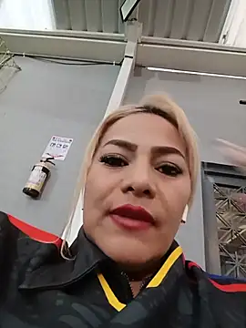 Snapshot of LUISA__07 chatting on 05/31/26, 10:33 LUISA 07 online show from 05/31/26, 10:33