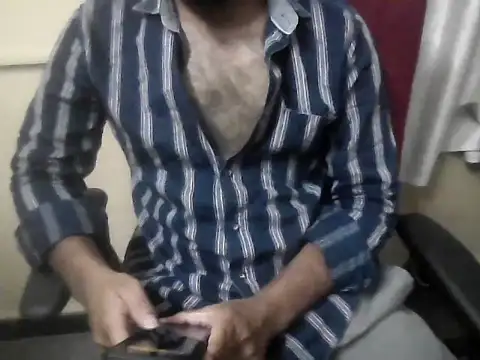 desimuslimboy4uncles online show from 04/13/26, 01:27