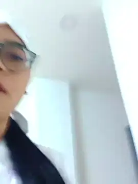 Snapshot of SOFI__10 chatting on 04/15/26, 02:35 SOFI 10 online show from 04/15/26, 02:35