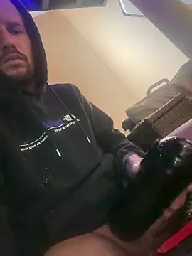 youngwildfreee online show from 04/24/26, 07:33