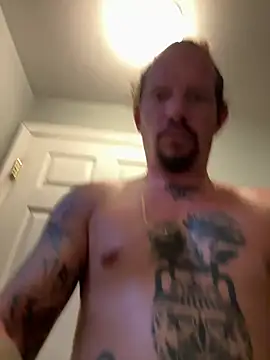 youngwildfreee online show from 04/26/26, 10:07