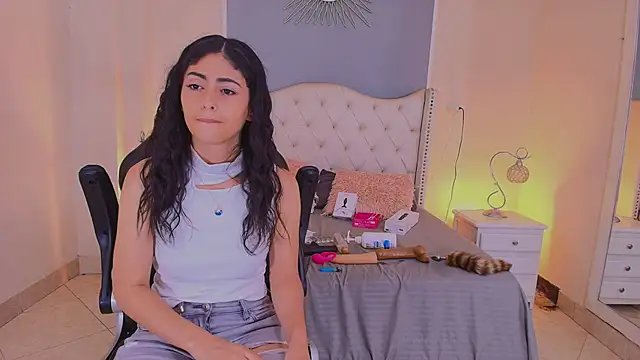 elizabeth santos1 online show from 06/18/26, 09:09