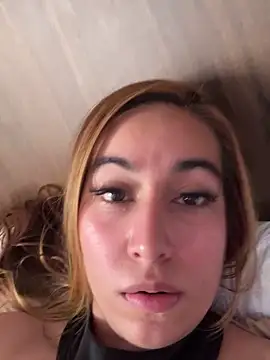 Snapshot of Aitana_Lux chatting on 04/21/26, 07:28 Aitana Lux online show from 04/21/26, 07:28