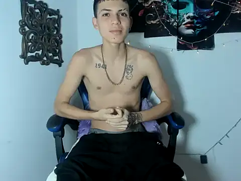 Snapshot of Yherferson_45 chatting on 04/11/26, 04:28 Yherferson 45 online show from 04/11/26, 04:28