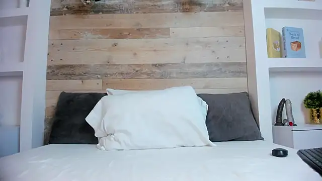 jade spinters online show from 04/14/26, 02:12