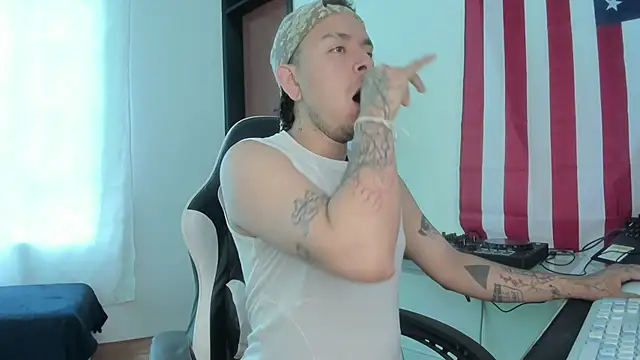 Snapshot of alexmontesco chatting on 04/12/26, 04:23 alexmontesco online show from 04/12/26, 04:23