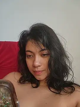 NefertitiXO online show from 05/03/26, 10:27