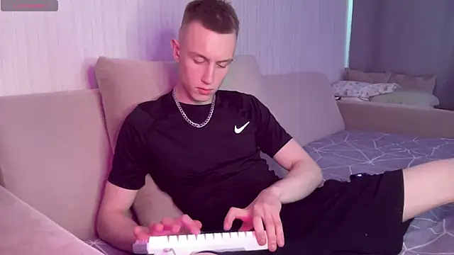 Travis Gracile online show from 05/09/26, 08:52