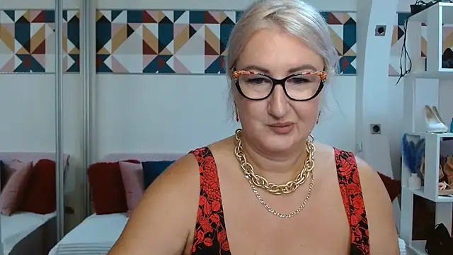 DianaFrances online show from 07/08/26, 06:40