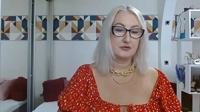 DianaFrances online show from 07/25/26, 12:14
