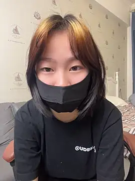 YouYou-999 online show from 04/10/26, 11:48