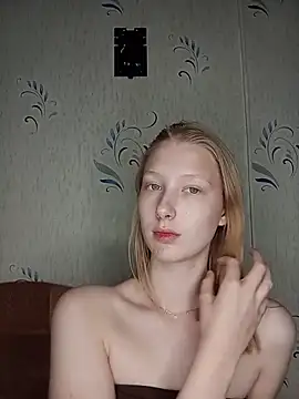 Snapshot of Tanya_Savel chatting on 05/18/26, 01:02 Tanya Savel online show from 05/18/26, 01:02