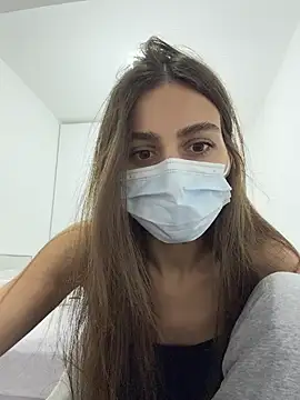  Mia L  online show from 04/12/26, 09:20