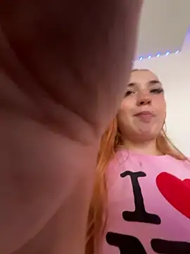 Snapshot of Sapphirelustxo chatting on 06/19/26, 03:38 Sapphirelustxo online show from 06/19/26, 03:38