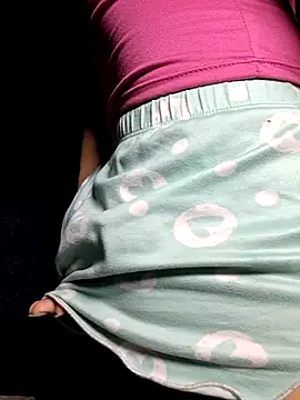 Snapshot of Izaurat chatting on 04/11/26, 09:57 Izaurat online show from 04/11/26, 09:57