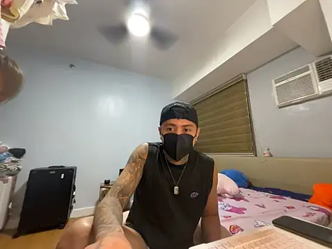 Snapshot of tattoo_hottie chatting on 04/12/26, 05:40 tattoo hottie online show from 04/12/26, 05:40