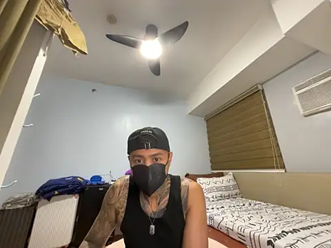 Snapshot of tattoo_hottie chatting on 04/14/26, 02:34 tattoo hottie online show from 04/14/26, 02:34