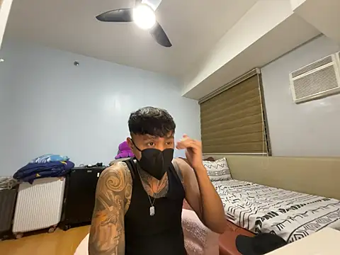 Snapshot of tattoo_hottie chatting on 04/15/26, 01:40 tattoo hottie online show from 04/15/26, 01:40