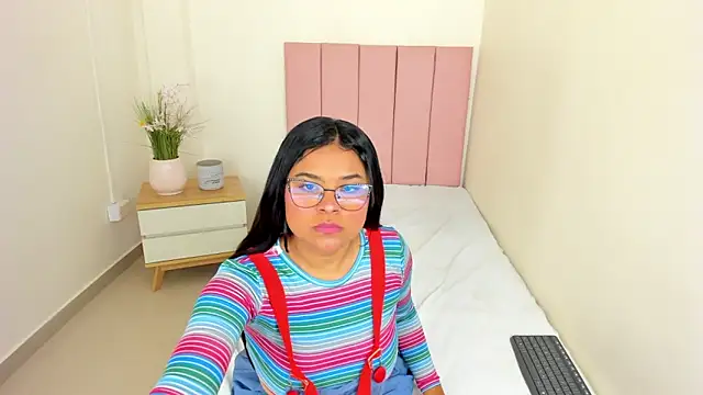 Mindy Claker online show from 05/06/26, 12:21