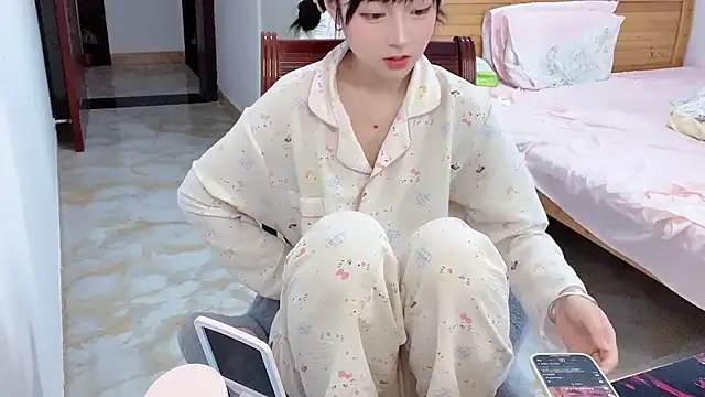 Snapshot of Kaixin-baobao chatting on 04/18/26, 10:52 Kaixin-baobao online show from 04/18/26, 10:52