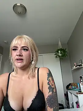 BettyBadNews online show from 05/06/26, 04:01