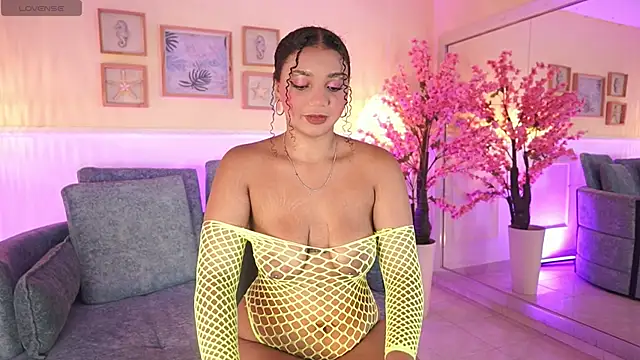 Snapshot of BrianaLane chatting on 06/30/26, 01:56 BrianaLane online show from 06/30/26, 01:56