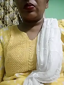 Snapshot of Monika_telugu_queen chatting on 04/18/26, 07:58 Monika telugu queen online show from 04/18/26, 07:58
