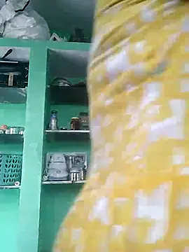 Snapshot of Monika_telugu_queen chatting on 05/15/26, 11:06 Monika telugu queen online show from 05/15/26, 11:06