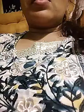 Snapshot of Monika_telugu_queen chatting on 05/19/26, 08:15 Monika telugu queen online show from 05/19/26, 08:15
