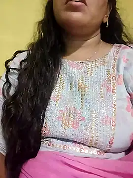 Snapshot of Monika_telugu_queen chatting on 05/21/26, 04:47 Monika telugu queen online show from 05/21/26, 04:47