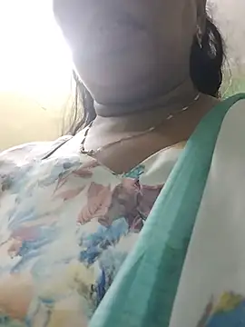 Snapshot of Monika_telugu_queen chatting on 07/05/26, 04:25 Monika telugu queen online show from 07/05/26, 04:25