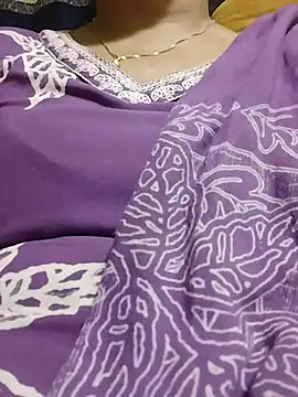 Snapshot of Monika_telugu_queen chatting on 07/14/26, 04:23 Monika telugu queen online show from 07/14/26, 04:23