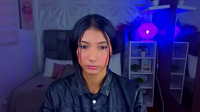 Perlaa moon  online show from 07/14/26, 07:08