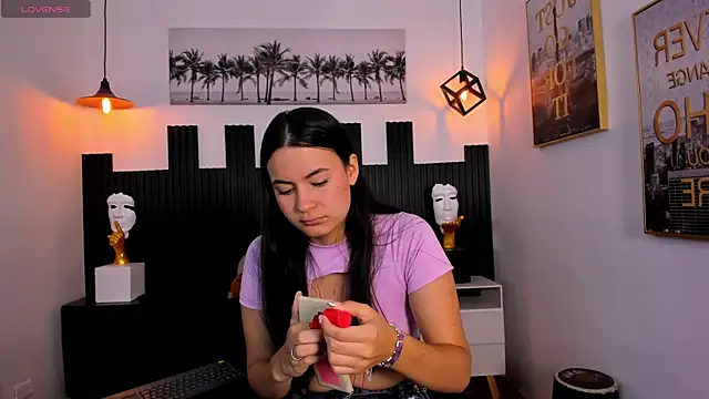 Snapshot of rosaleia_ chatting on 04/15/26, 08:20 rosaleia online show from 04/15/26, 08:20