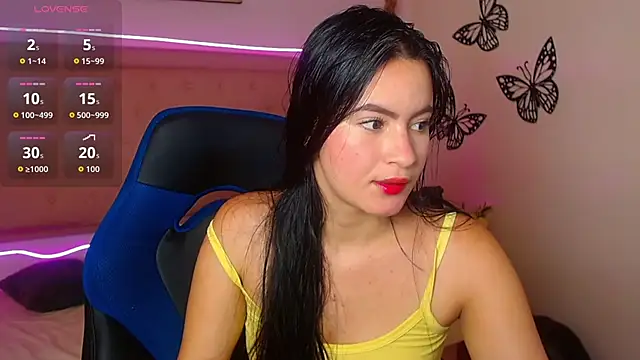 Snapshot of rosaleia_ chatting on 05/28/26, 03:59 rosaleia online show from 05/28/26, 03:59