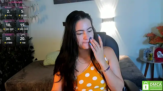 Snapshot of rosaleia_ chatting on 07/14/26, 06:29 rosaleia online show from 07/14/26, 06:29
