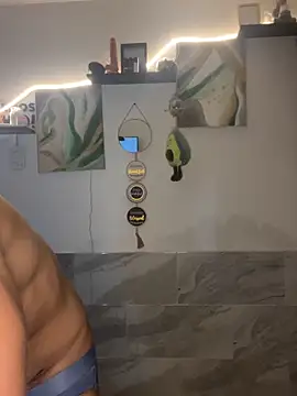 Snapshot of Emcapuchado_Josee chatting on 04/13/26, 10:04 Emcapuchado Josee online show from 04/13/26, 10:04