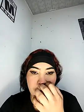 Snapshot of Maddy_sm chatting on 04/18/26, 12:58 Maddy sm online show from 04/18/26, 12:58