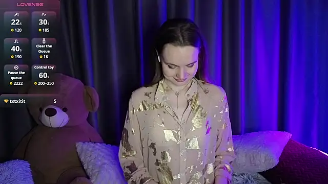 Lovelisse online show from 05/01/26, 10:03