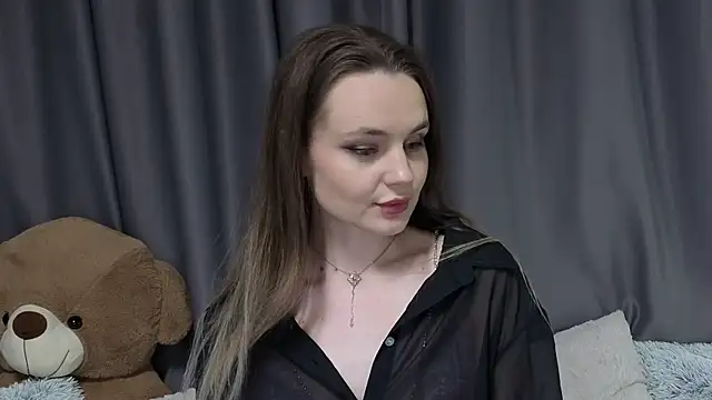 Lovelisse online show from 05/17/26, 08:27