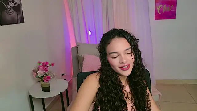MaraVelvett online show from 05/18/26, 05:41