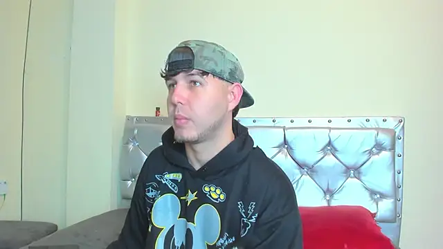 Snapshot of matthew_gill chatting on 04/12/26, 02:44 matthew gill online show from 04/12/26, 02:44