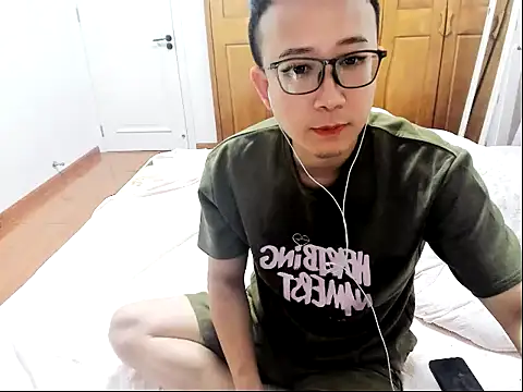 qwekissok online show from 04/18/26, 12:42