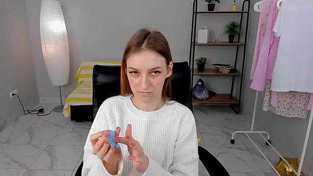 Lilia Redy online show from 04/12/26, 01:27