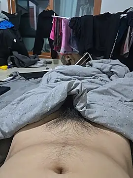 Snapshot of uju8251 chatting on 04/12/26, 11:37 uju8251 online show from 04/12/26, 11:37