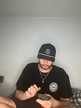 tallhungcloudzz online show from 04/12/26, 02:05