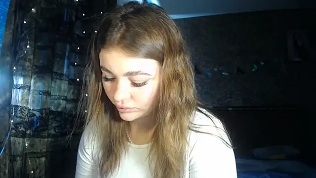 Snapshot of Lola77__ chatting on 06/02/26, 07:10 Lola77 online show from 06/02/26, 07:10