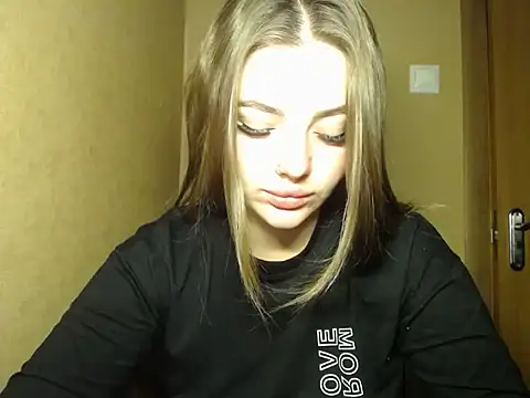 Snapshot of Lola77__ chatting on 07/30/26, 08:52 Lola77 online show from 07/30/26, 08:52