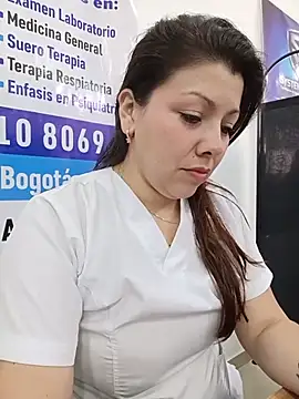 Snapshot of SARA_21- chatting on 05/25/26, 12:33 SARA 21- online show from 05/25/26, 12:33